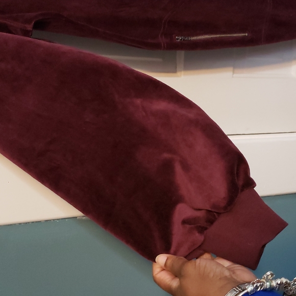 Jessica Simpson Burgundy Hooded Velour Maternity Dress Size XL - Picture 3 of 11